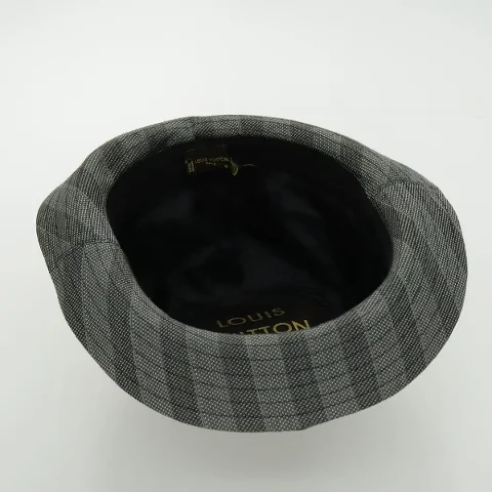 Louis Vuitton Vintage Pre-owned Cotton hats Gray Dames