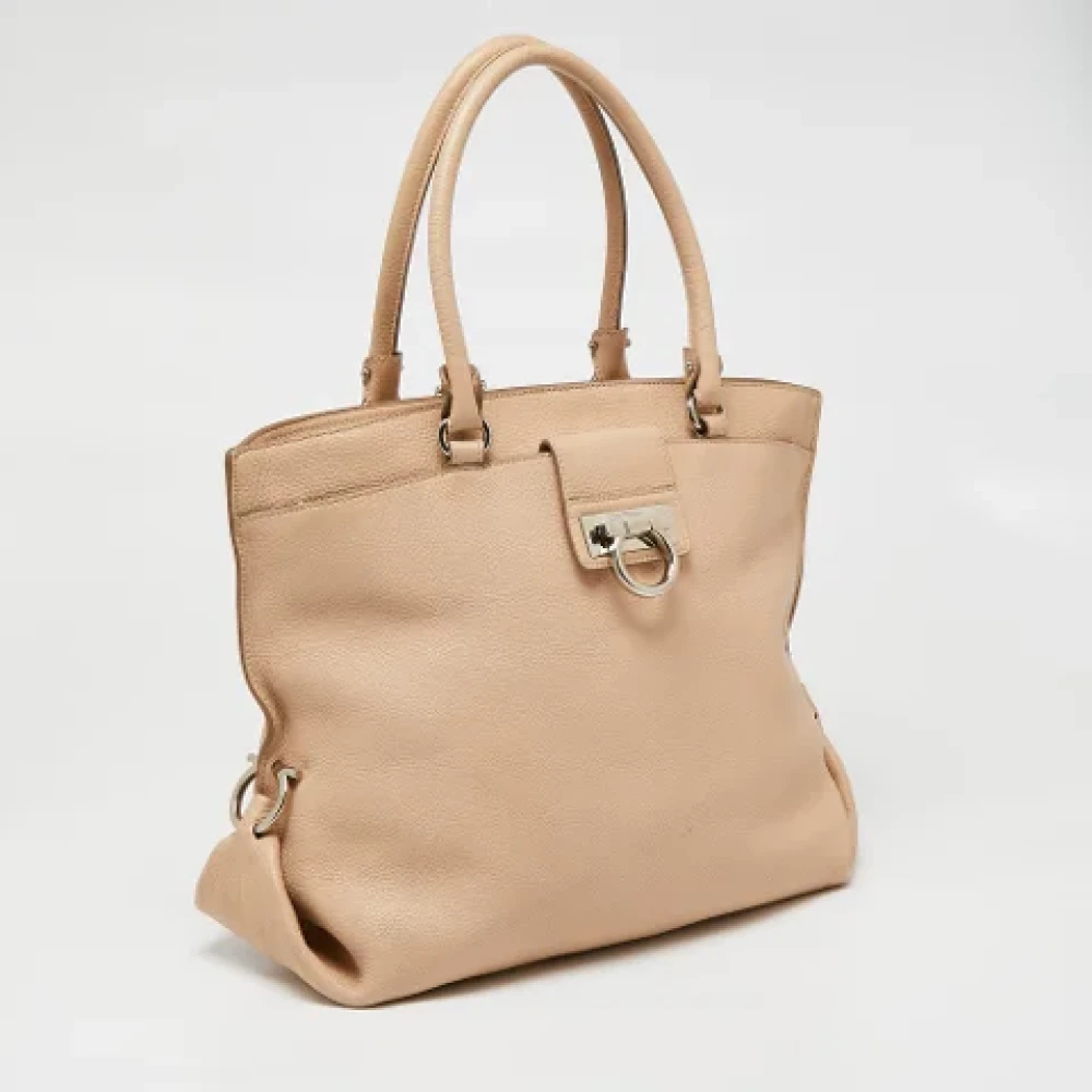 Salvatore Ferragamo Pre-owned Leather totes Beige Dames