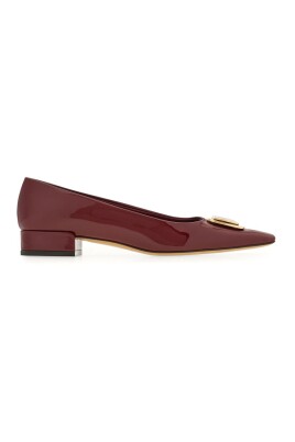 burgundy-lader-slip-on-skor
