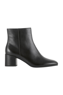 black-ankle-boots-for-women