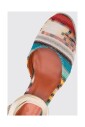 espadrilles-colorees-a-lacets