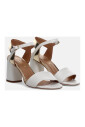 witte-leren-blokhak-sandalen