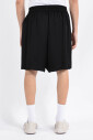 shorts-bermuda-en-tissu-leger-et-soyeux