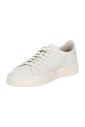 sneakers-blanches-en-cuir-a-double-boucle
