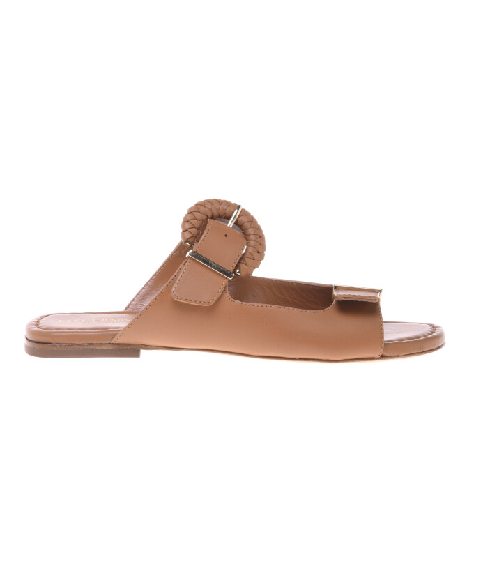 clogs-in-tan-leather