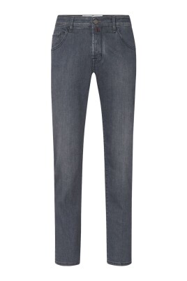jean-gris-nick-stretch