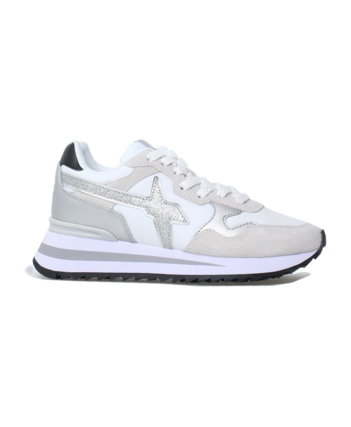 sneakers-grises-avec-inserts-en-daim
