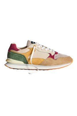 sneaker-retro-madrid-avec-detail-logo