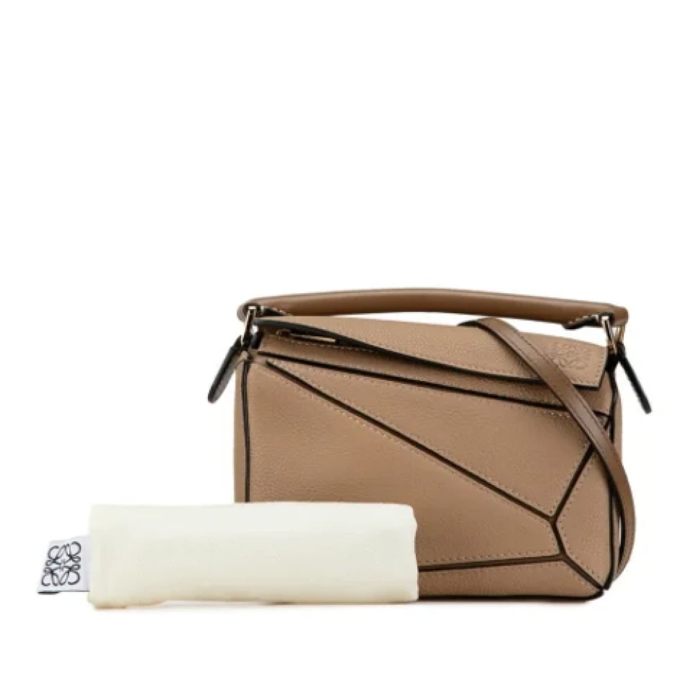 Loewe Pre-owned Leather handbags Gray Dames