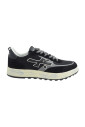 black-sneakers-with-ergonomic-sole