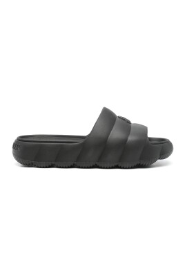 sandales-noires-en-caoutchouc-plat-avec-logo