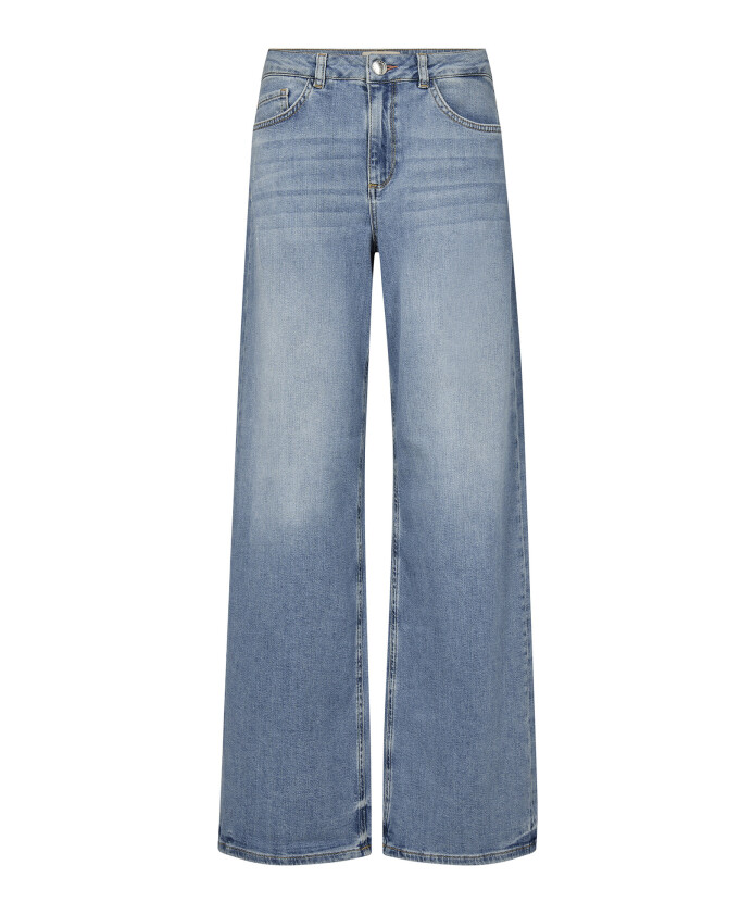 vintage-inspired-wide-leg-jeans-light-blue