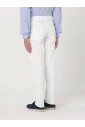 jean-relax-coupe-decontractee-en-coton-blanc