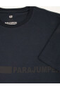 t-shirt-minimaliste-a-col-rond-avec-impression-frontale