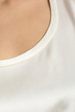 top-sans-manches-a-encolure-degagee
