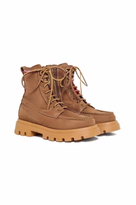 bottine-en-cuir-a-lacets