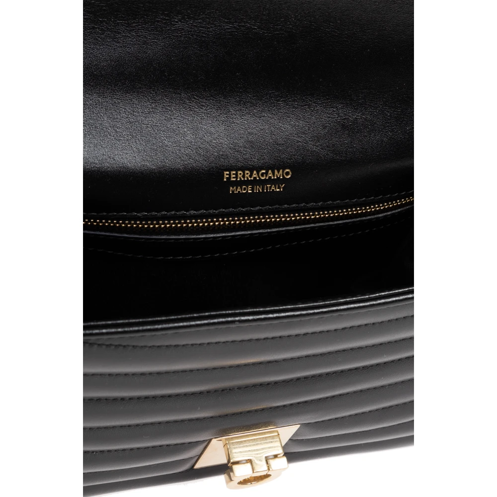 Salvatore Ferragamo Gewatteerde schoudertas Black Dames