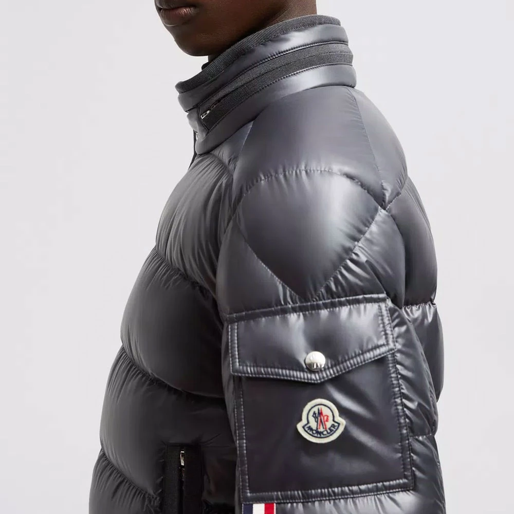 Moncler Korte donsjas met wollen afwerking Gray Heren