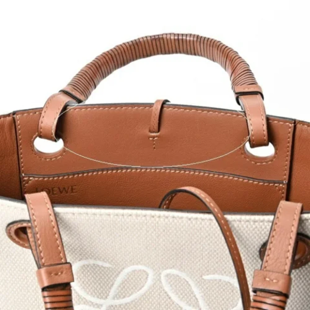 Loewe Pre-owned Canvas handbags Beige Dames