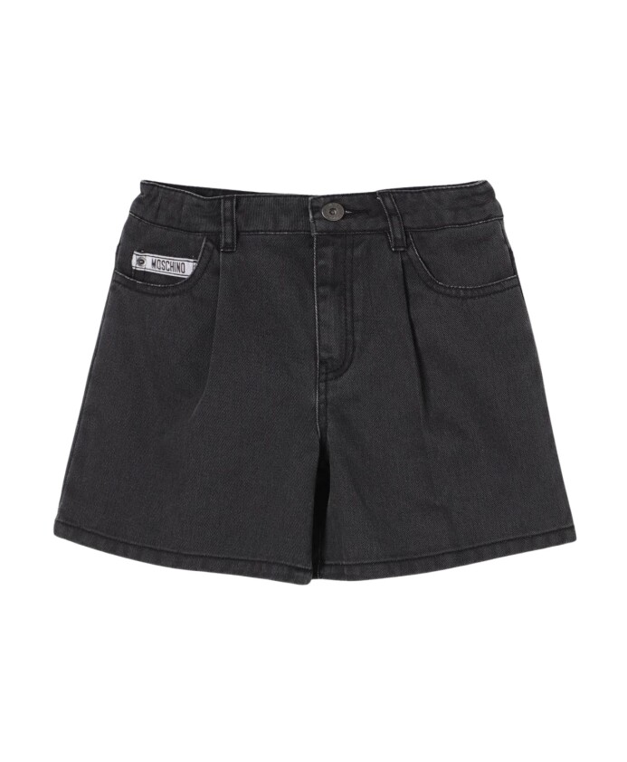 zwarte-denim-shorts-klassiek-ontwerp