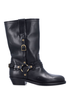 black-closed-heiko-boots-with-studs