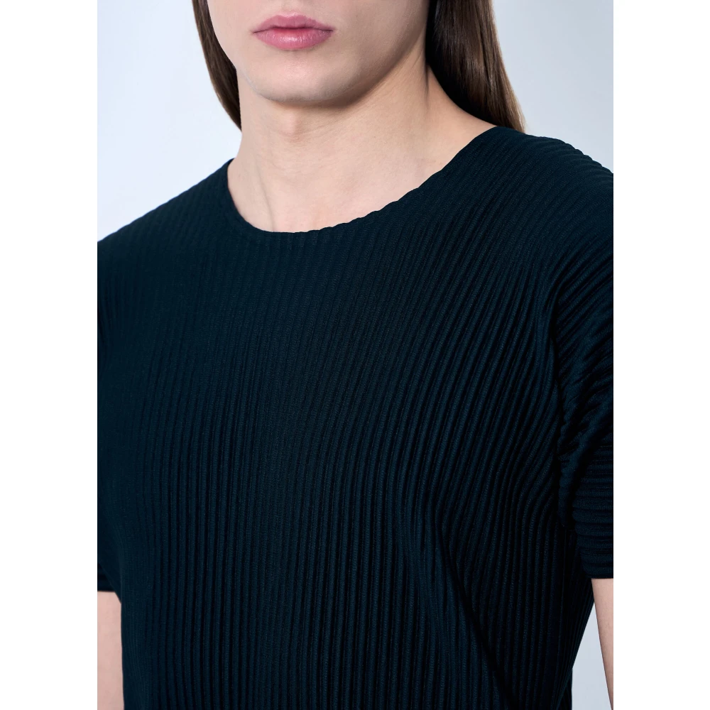 Issey Miyake Geplooide T-shirt met korte mouwen Black Heren