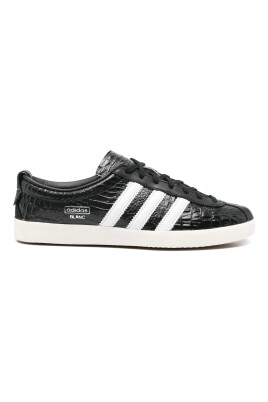 white-classic-sneakers