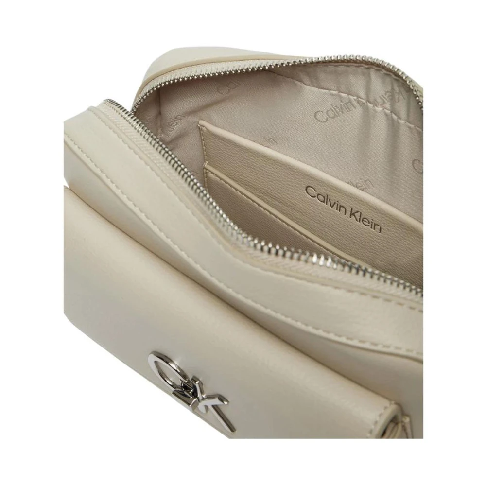 Calvin Klein Polyurethaan Flap Handtas met Verstelbare Schouderband Gray Dames