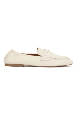 Loafers, platta skor med elastisk infällning