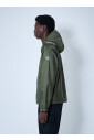 veste-legere-et-deperlante-a-capuche