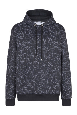 haettetroje-med-allover-label-print