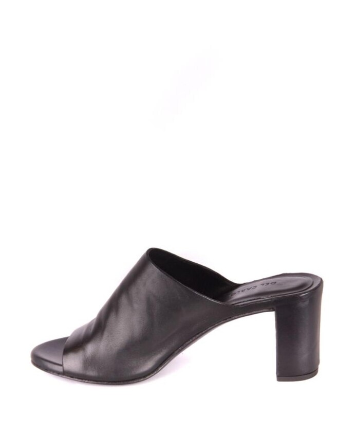 black-leather-women-sandals