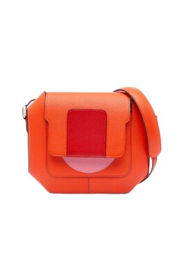 pre-owned-leather-crossbody-bags