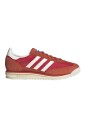 sneakers-rouges-en-daim-avec-semelle-blanche