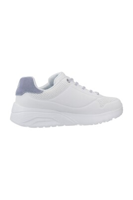 sneakers-legeres-pour-un-mode-de-vie-actif