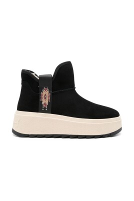black-ankle-boots-for-women