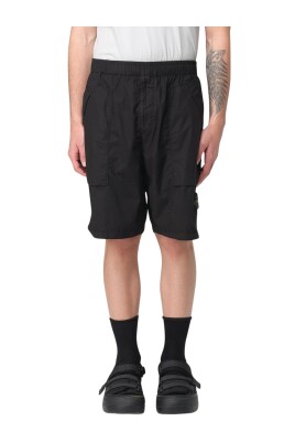 beige-cargo-shorts-med-fickor