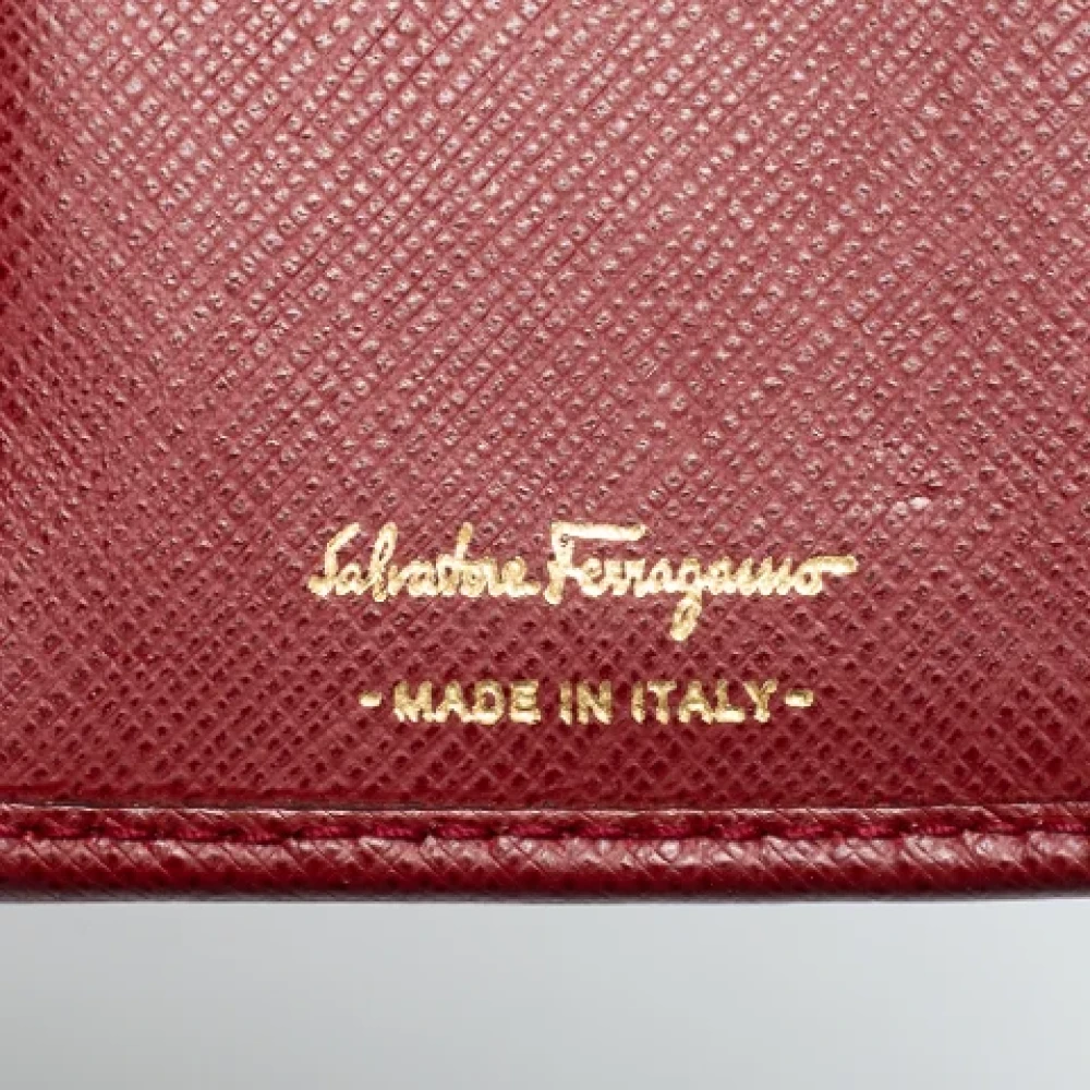 Salvatore Ferragamo Pre-owned Leather wallets Red Dames