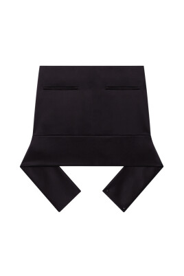 jupe-noire-a-taille-ceinturee-et-poches