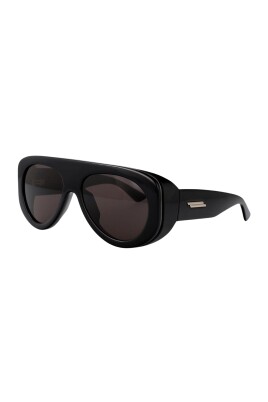 lunettes-de-soleil-noires-oversized-design-elegant