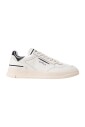 tweener-sneakers