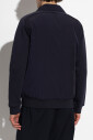 veste-isolee-fabriquee-a-partir-de-materiaux-combines