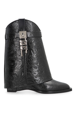 cowboy-leather-ankle-boots-with-padlock