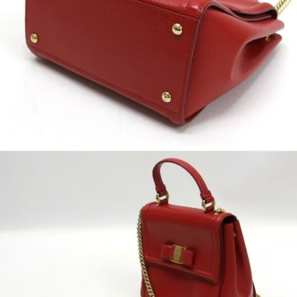 Salvatore Ferragamo Pre-owned Leather shoulder-bags Red Dames
