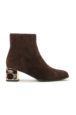 Bruna Mocka Booties med Dekorerad Klack