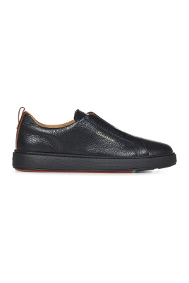 black-sneakers-luxury-style