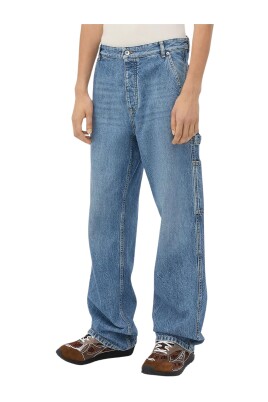 relaxed-fit-jeans