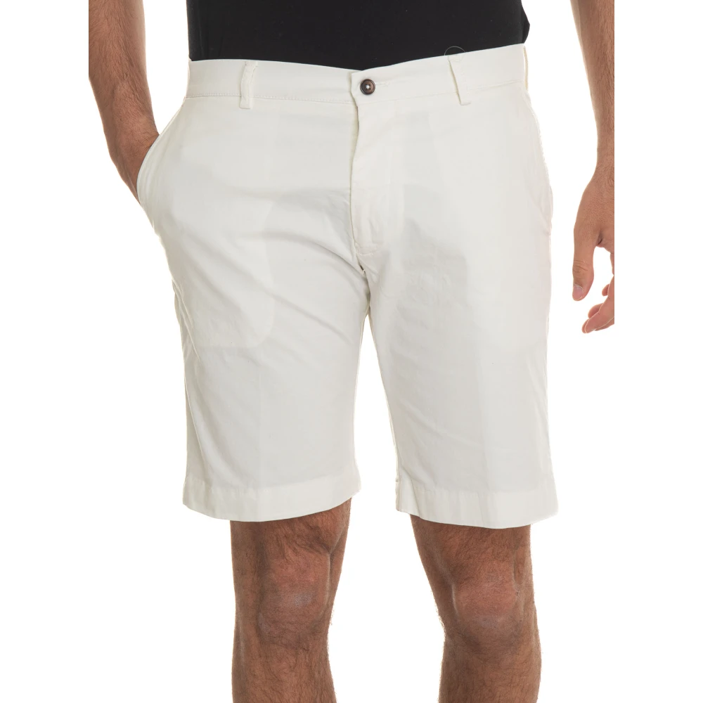 Berwich Katoenen Bermuda Shorts met Tailoring Vent White Heren