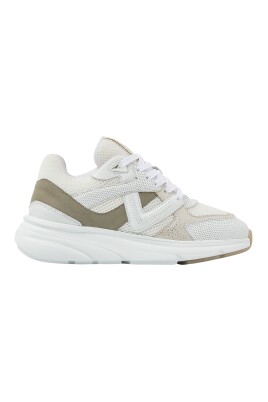 vic-kyro-sneakers