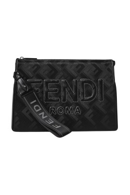 monogram-dragkedja-clutch-stiligt-tillbehor